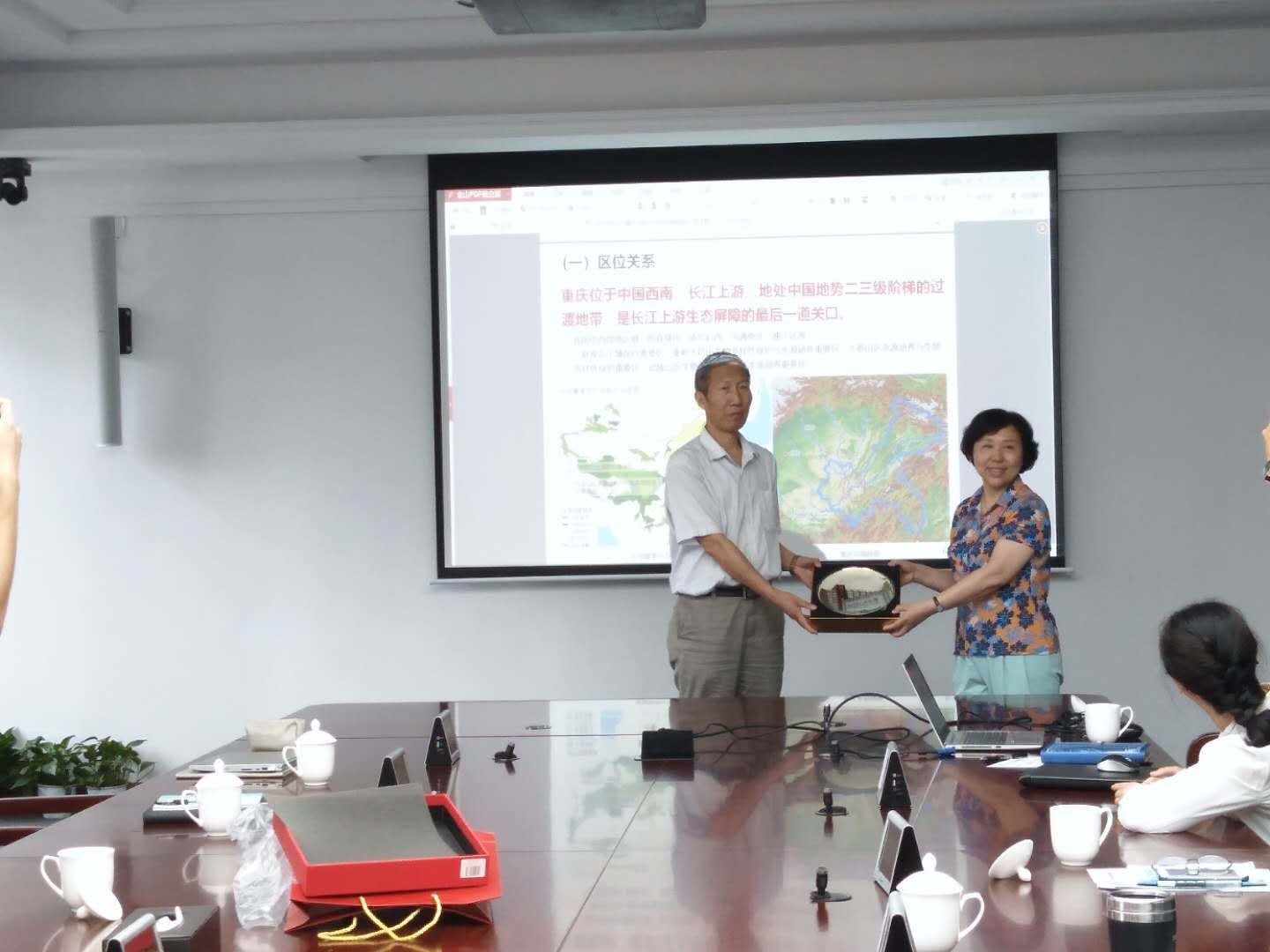 b3046e2ecf924edf9094fa5e94e24605.jpg b3046e2ecf924edf9094fa5e94e24605.jpg